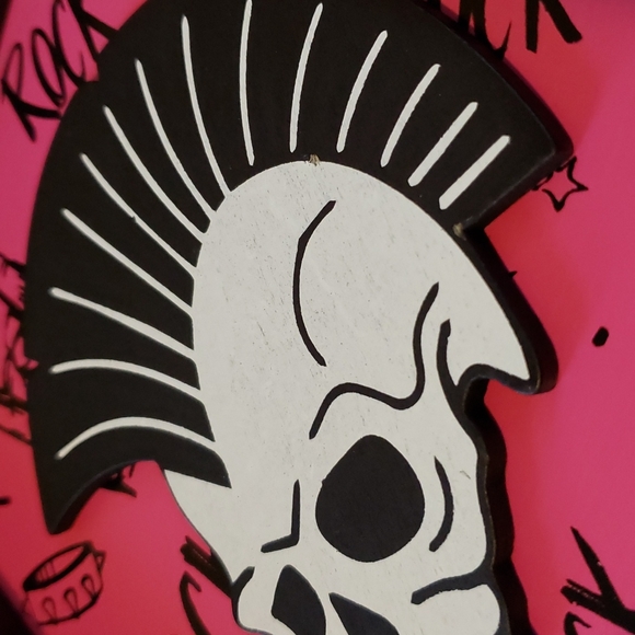 Punk Rock Decor - Picture 4 of 10